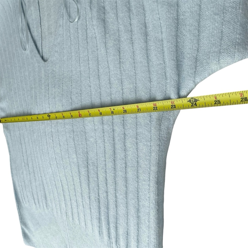 Vince Camuto Women’s Light Blue Ribbed V-Neck Sweater – Size Large - Picture 9 of 13